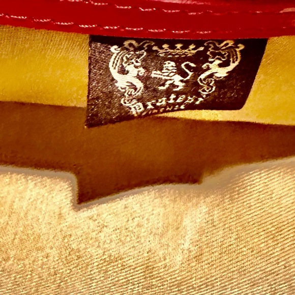 ITALIAN LUX BAG PURCHASED THERE. FAMOUS LION LOGO, DUST BAG PRATESI BRAND - Picture 7 of 10